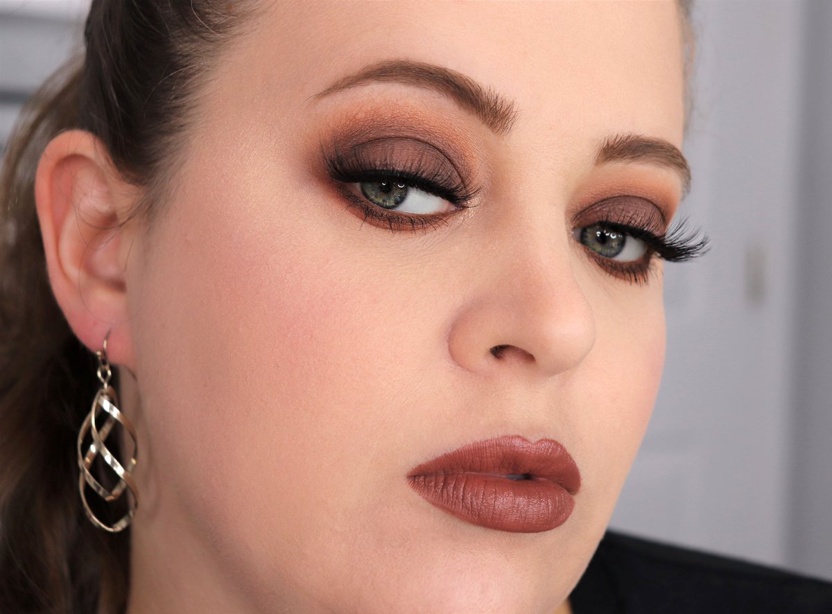 🤎🧡Used:
<a href="/UrbanDecay/">Urban Decay</a> Wild West palette &amp; 1993 vice lipstick 
<a href="/MACcosmetics/">M•A•C Cosmetics</a> blush shade blushbaby 
<a href="/tartecosmetics/">tarte cosmetics</a> maneater mascara
<a href="/AraceliBeauty/">Araceli Beauty</a> gel eyeliner shade cinnamon 
<a href="/BECCAcosmetics/">BECCA Cosmetics ®</a> champagne pop highlighter
<a href="/KVDBeauty/">KVD BEAUTY</a> brow pomade
<a href="/GerardCosmetics/">Gerard Cosmetics™</a> clean canvas base