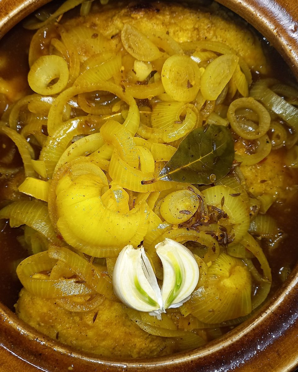 ChefRumbie's tweet photo. Pickled fish #pickledfish #chefslife #chefsoninstagram #chef #recipedeveloper #mealplanner #footography #picoftheday #souschef #scoffersgobag #scoffbag #togoordersavailable #africanchef #theartofplating #privatchef #madeinzimbabwe #scoffmaster #chefrumbie https://t.co/i3GhJgtsO5