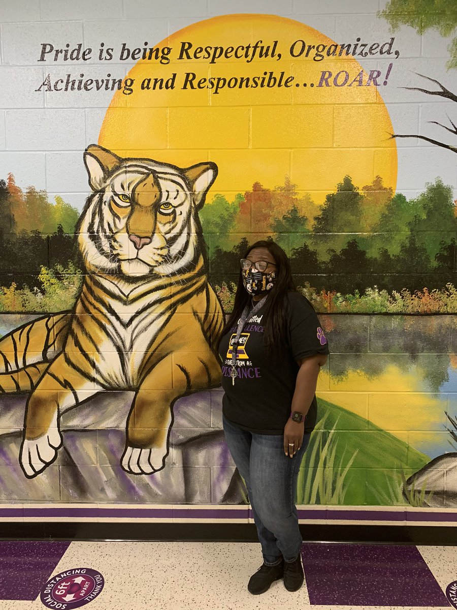 Congratulations to Mrs Karen Miller-Waymyers, Kelly Miller Elementary’s 2021-2022 Teacher of the Year! 🐯💜🤗#showedupandshowedout <a href="/KMES_Tigers/">Kelly Miller Elem.</a> <a href="/JRGreenK12/">J.R. Green</a> <a href="/TeamFairfieldSC/">FCSD</a>