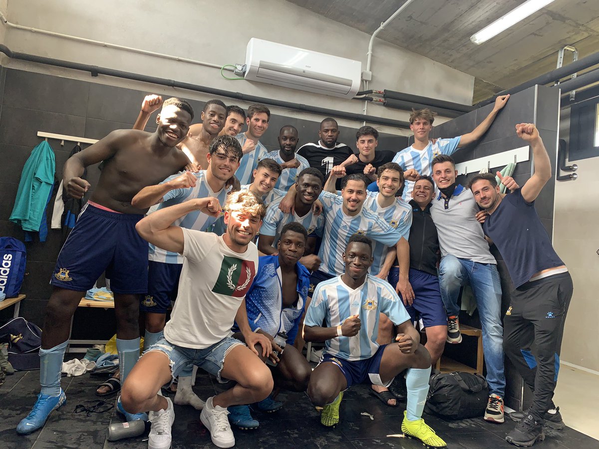EFGarrotxa (@efgarrotxa) on Twitter photo VICTÒOOOORIA! +3 punts de l’Escola Futbol Garrotxa. Esforç enorme amb un jugador menys des del 54’ .// <a href="/FC_Vilablareix/">FC Vilablareix.</a> 0-2 <a href="/EfGarrotxa/">EFGarrotxa</a> amb gols de <a href="/Baba_kanuteh/">Baba Kanuteh Samoura</a> i Hakim F . ⚪️🔵 VICTÒOOOORIA! +3 punts de l’Escola Futbol Garrotxa. Esforç enorme amb un jugador menys des del 54’ .// <a href="/FC_Vilablareix/">FC Vilablareix.</a> 0-2 <a href="/EfGarrotxa/">EFGarrotxa</a> amb gols de <a href="/Baba_kanuteh/">Baba Kanuteh Samoura</a> i Hakim F . ⚪️🔵