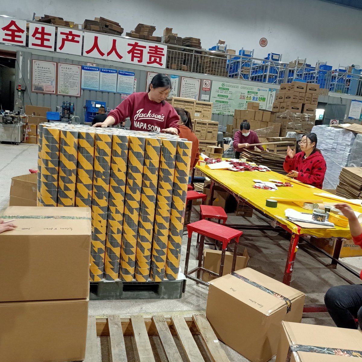 ManWu41802752's tweet photo. Our #reflectivetape has passed DOT-C2 #professional certification, please rest assured to purchase!
#manufacturer #reflectivetape #reflectivefilm #directsales https://t.co/uZa95OwW5j