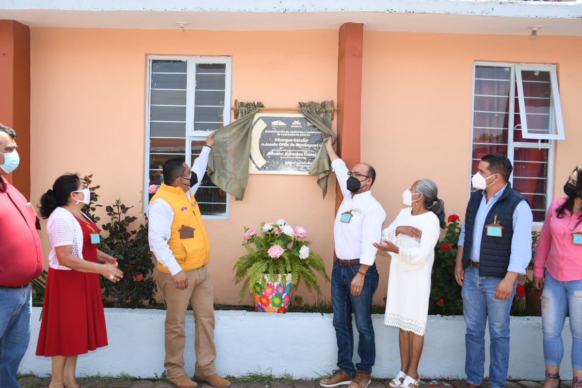 IvanFdoBarrales's tweet photo. En el Albergue Rural "Josefa Ortiz de Domínguez" de la localidad de Jeráhuaro, Municipio de Zinapécuaro, a efecto de inaugurar la rehabilitación de sanitarios e instalación de tinacos y calentadores solares.
#MichoacánSeEscucha 
#EducaciónSolidaria https://t.co/FZHEOL9cQo