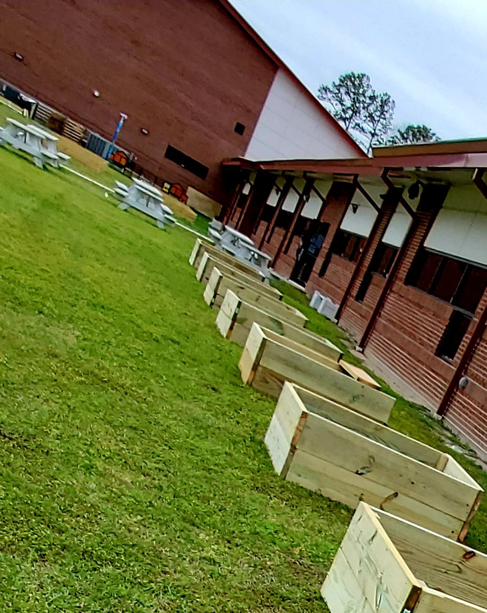 TanyaNovakowski's tweet photo. Great things happening at RHM. @NuggetsOnMars  @NCBrightIdeas @AgClassroom https://t.co/vkrLEYajwI