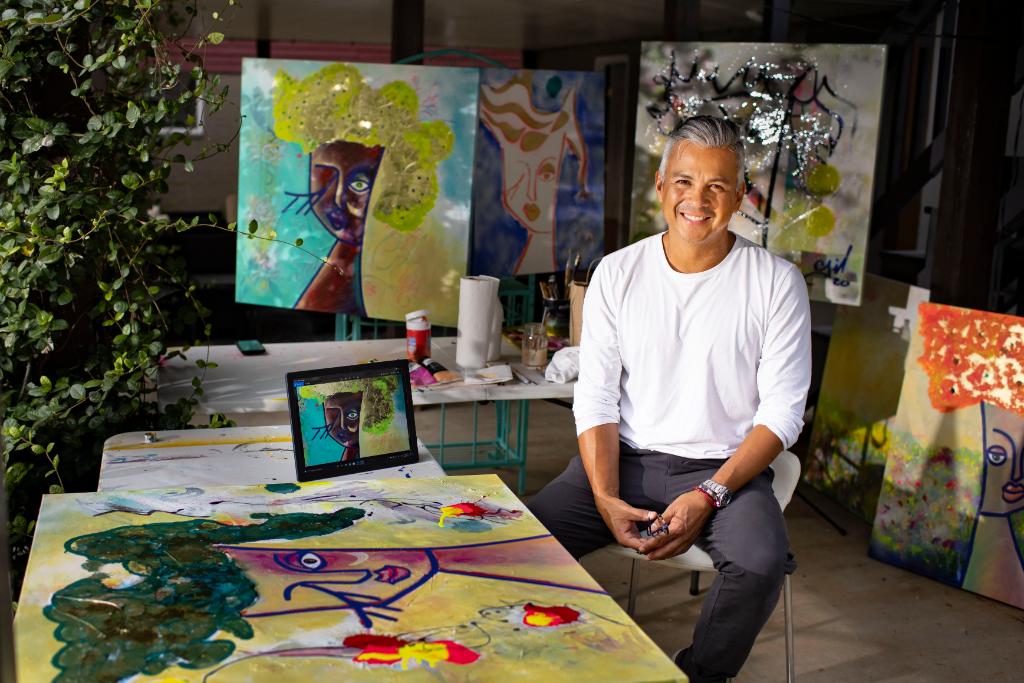 lenovoUS's tweet photo. As an artist, Edwin uses paint to create pieces that advocate for diversity and the elimination of stereotypes.
What inspires you to get creative? Comment below with #FacesofTech! https://t.co/N0WFVOgRW9