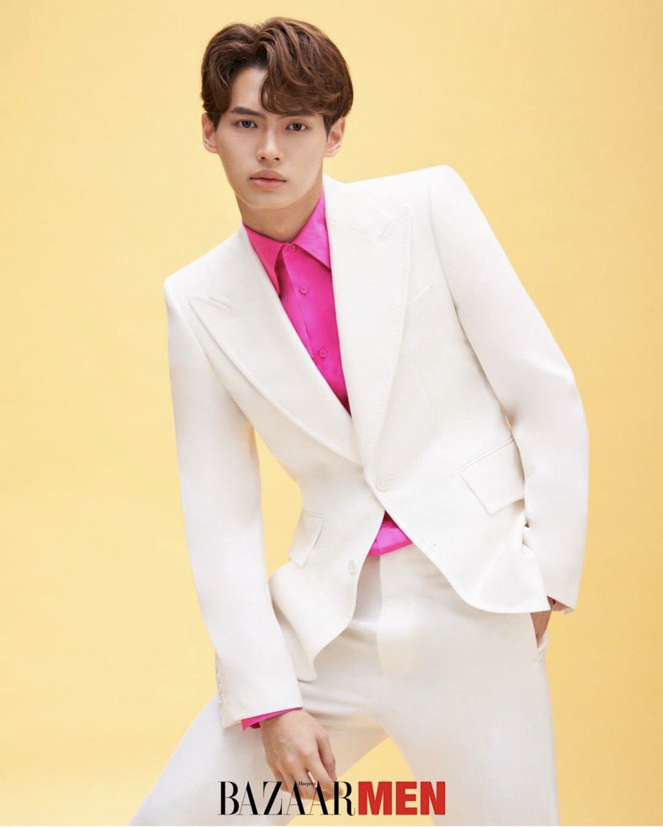 WinmetawinO's tweet image. พบกับน้องวินใน BAZAAR MEN ฉบับเซอร์ไพร้ Hight Summer 2021 ได้แล้ววันนี้ทุกแผงหนังสือค่า มีให้เลือกทั้งปกเดี่ยว และปกคู่นะคะ 💚🐰

🛒 Digital Download
publisher.mebmarket.com/?action=book_d…

Ig bazaarthailand 
📍instagram.com/p/CNKayW9HFHv/…
📍instagram.com/p/CNKeT3qlN15/…

#BAZAARMENThailand
#winmetawin