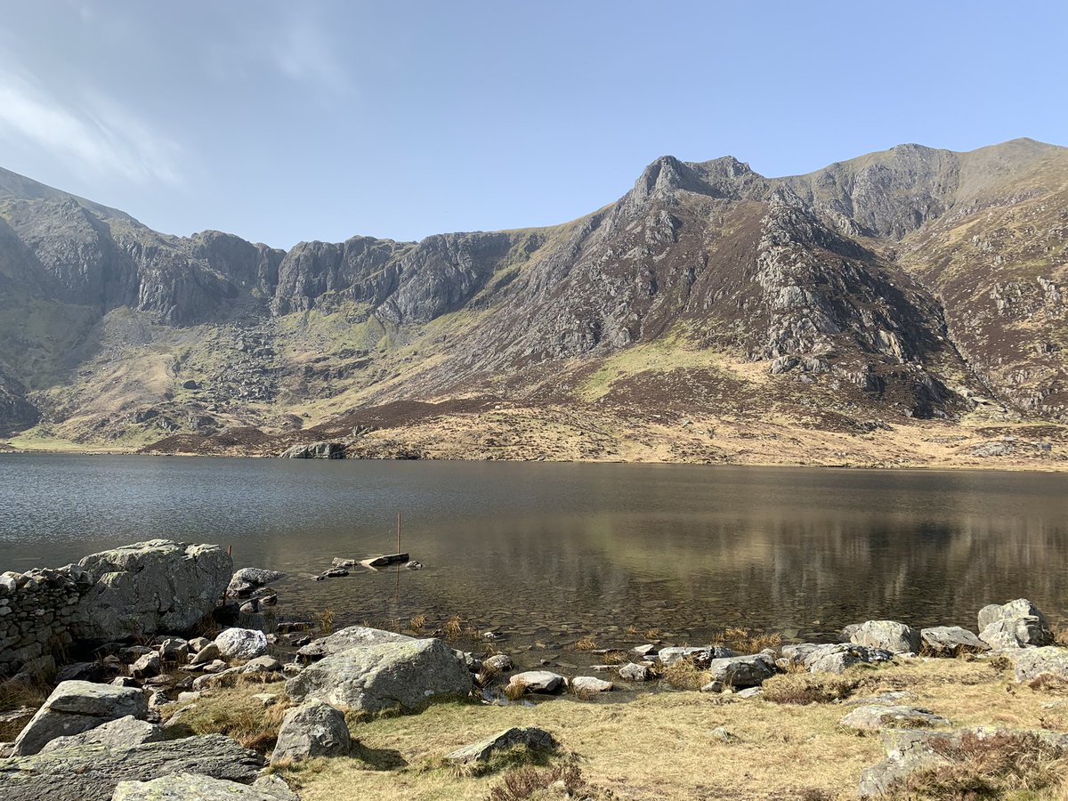 NiaWynRoberts3's tweet photo. Mwynhau gwyliau Pasg yn yr awyr agored. Nant Ffrancon - Llyn Idwal π₯Ύβ° @YsgLlanllechid @aimhigherwales #wegetourkicksforfree #cefndryd #cneitherod #teulu https://t.co/GBIwyCAF1A