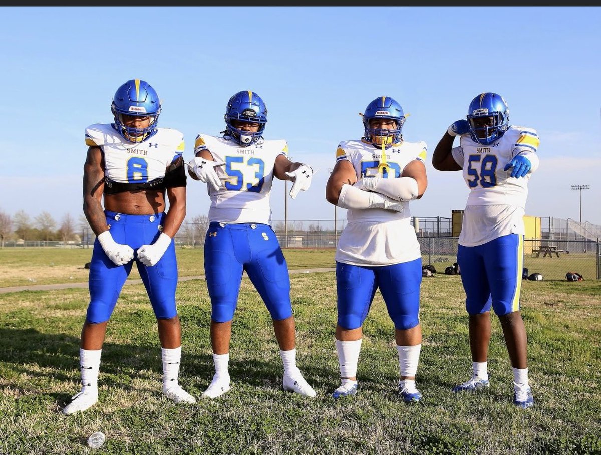 CoachRLilly's tweet photo. #moneyteam #sackcity #nocashback #norefunds #breakingrecords. #riverweek #seniornight https://t.co/x8pUlJsP60