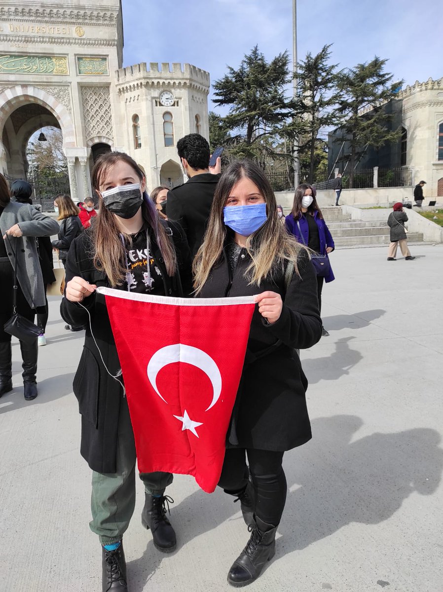 ozgeokksuz's tweet photo. #Öğretmenİstanbulda Bayrağımızı kaptık geldik! Al bayrağın dalgalandığı her yerde görev yapmaya hazırız. ADİL dağılım EK 40 Bin! @ziyaselcuk @tcmeb @omerinan06 @safran1958 @lutfielvan https://t.co/AFIhPnlJPW