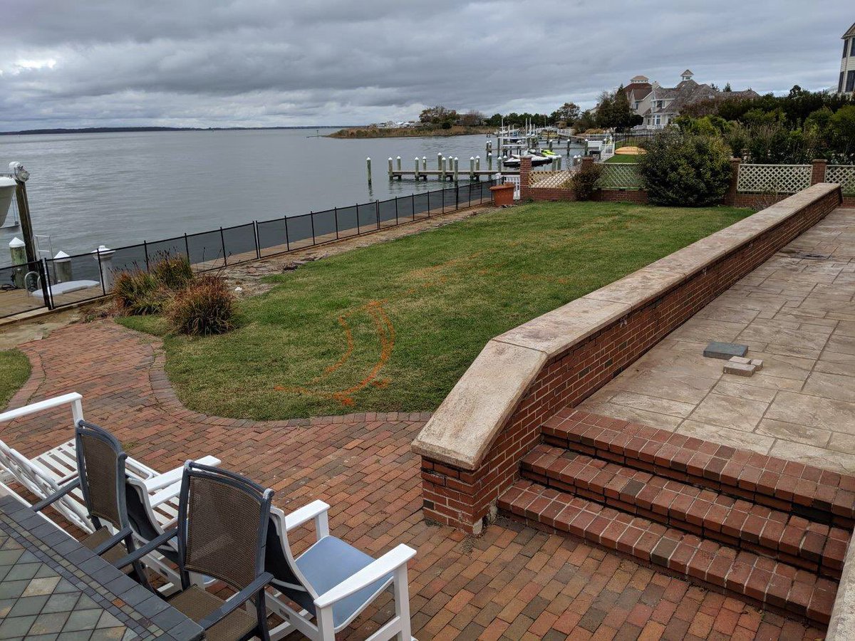 CLWlandscape's tweet photo. Before and After of a house with a Bay view. This backyard is everything!
~
~

#patio #pool #stonesteps #pergola #beforeandafter #sittingonthedockofthebay #landscape #bluestone #backyard #lakegeorgestone #naturalstone https://t.co/9YTvTaoXOc