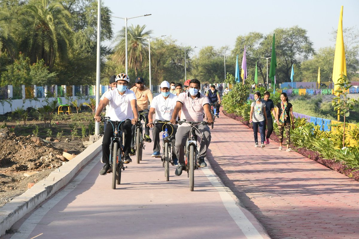 city_sagar's tweet photo. साइकिल फॉर चेंज चैलेंज के तहत रंगपंचमी पर्व पर सागर स्मार्ट सिटी लिमिटेड द्वारा पेडल ऑन होली एवं साइकिल मास्क का आयोजन किया गया।
#Cycles4Change #Camp #CyclingMotivation
#SheCycles4Change
#SagarCycles4Change
#SmartCitySagar
#ResetWithCycling
#FitIndiaMovement
#itdp #holi https://t.co/uFoGlXyOnR