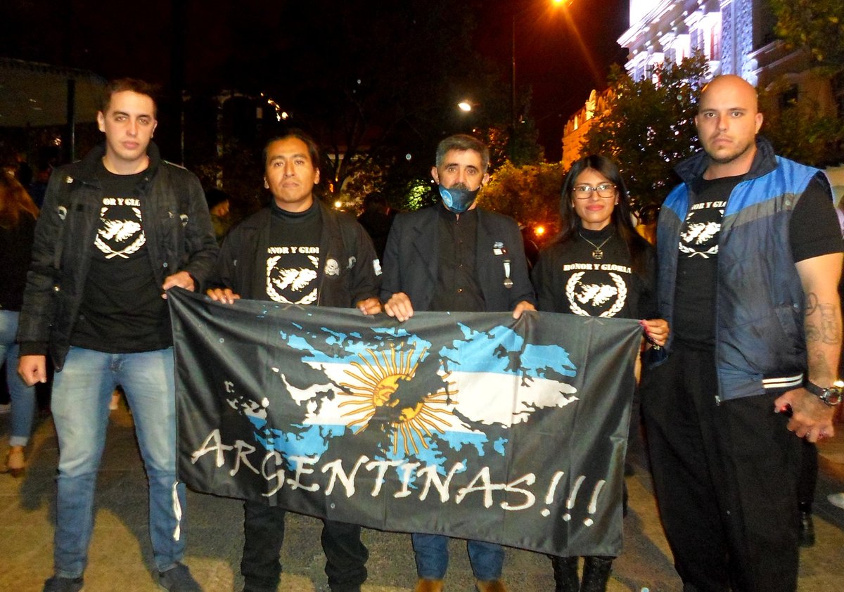 #vigilia2deabril #Nacionalismo #Salta 
foto con el amigo VGM Dario Gallardo RIM 25 EA 🇦🇷
#MalvinasVolveremos