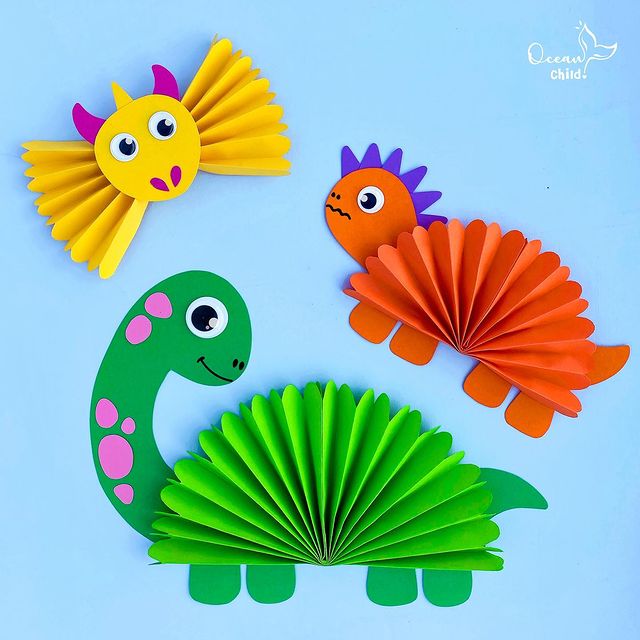 KidditToys's tweet photo. Paper dinosaurs and easy but super fun craft activity for the weekend. 🦕❤️🦖
https://t.co/HZSW9OfKCd https://t.co/oYCgAKvpgS