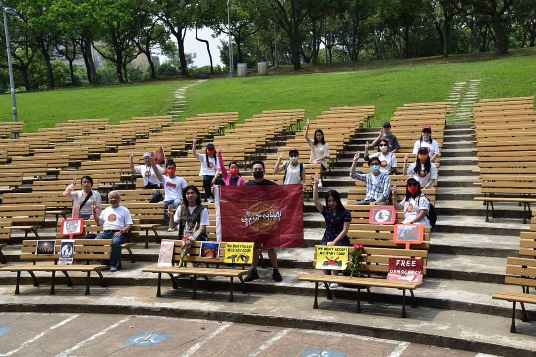 AllianceMilkTea's tweet photo. Clapping campaign 👏👏 held in Taiwan today to honour the people in Myanmar protesting against the military dictatorship!  @thomaschen48 @royngerng https://t.co/84jQ68OCpE