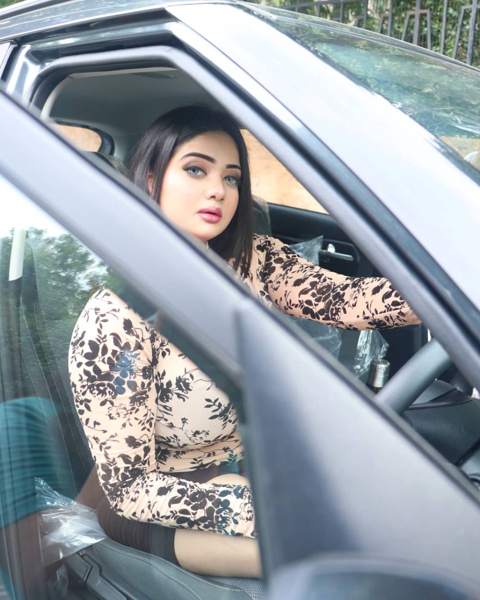 Mannatgoell's tweet photo. #kia #kiaseltosindia #kiaseltos2020 #kiagravitygray #kiacar #brandnewkia #graycar #car #2020 #longhairgirlsgallery #longhairgoals❤️ #beautifulgirly #fromdelhi #model #bloggerlifehack #blogger #influencer #blackhairlong #backlonghair #skincolortop #printedtops https://t.co/IRG5W39LCM