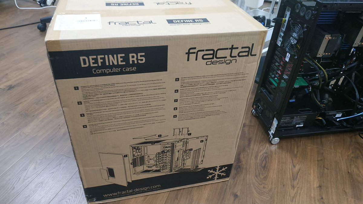 techspinreview's tweet photo. Thanks to @HardwareCanucks review, picked up a @FractalDesignNA Define R5 for our studio NAS, it'll feature in part 2 of How to Build a NAS.  Part 1: https://t.co/ExfUpuPM1T #fractaldesign #fractal #definer5 #r5 #nascase #nasbuild #techspin https://t.co/dsaqGP0tK9