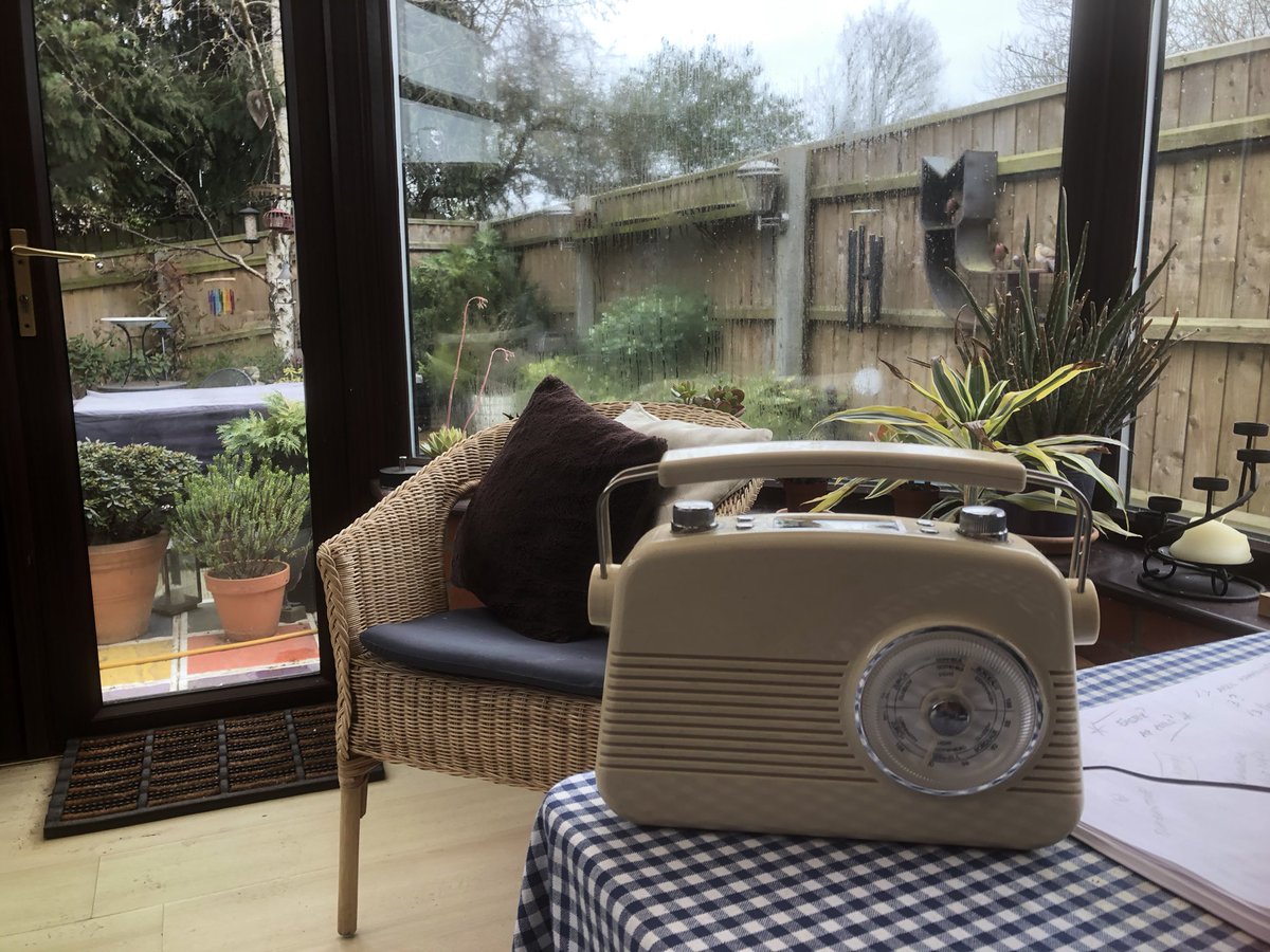 KevinLong63's tweet photo. Thanks for the heads-up @gmacsuffolk for listening to @IpswichTown this afternoon - I’m all set in the conservatory now! @BBCSuffolk @Connorbennett10 @DavidMann25 #wirelessradio https://t.co/p2Scw8Dc7t