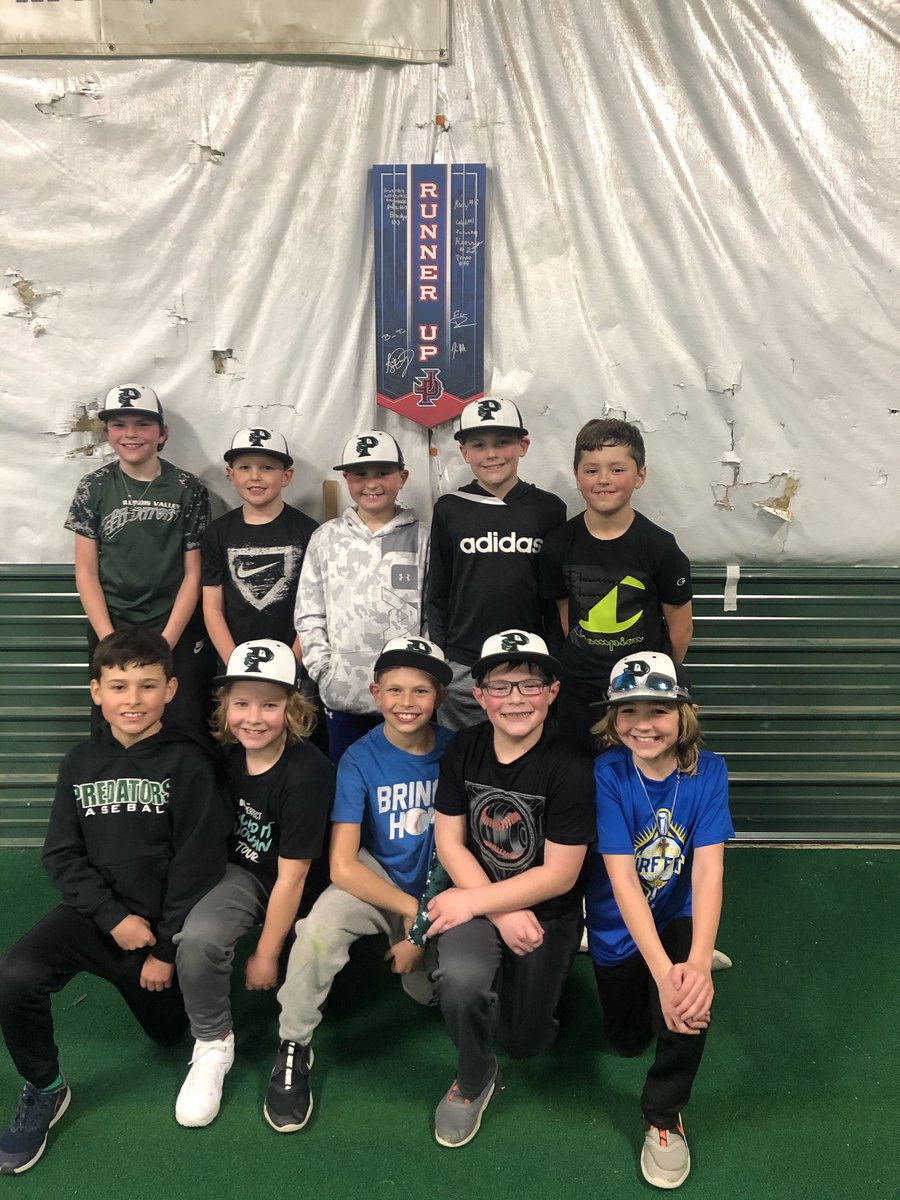 SBA_Baseball's tweet photo. These young Bruins added a good looking banner to our hitting shed! Nice job guys &amp; keep having fun! #gofuturebruins🐻⚾️ https://t.co/kffkl2q0DC