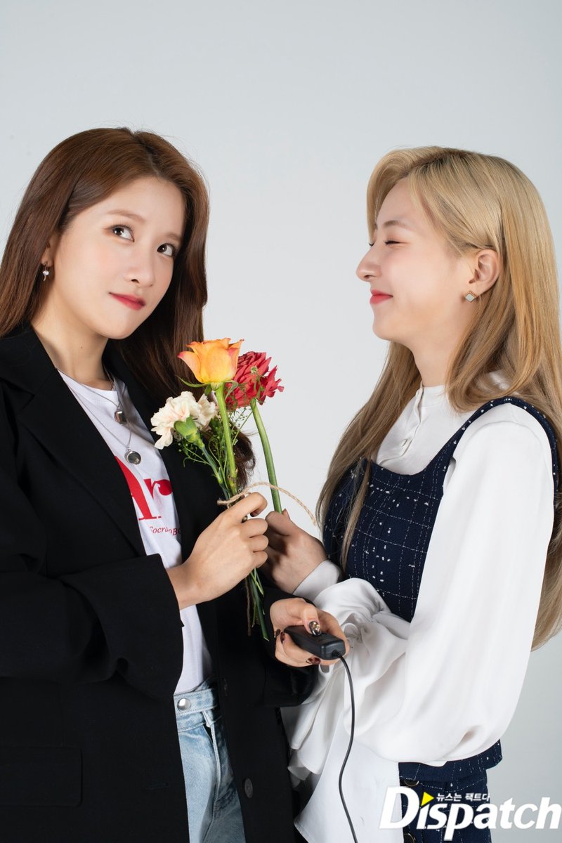 wujuchu's tweet photo. WJSN had a self-shot to celebrate the release of their new album. It features various aspects of itself, ranging from playful poses to chic looks. Meanwhile, 'UNNATURAL' is an album that sings from our hot hearts and cold expressions of a loving cosmic girls. https://t.co/LADUL45t9t