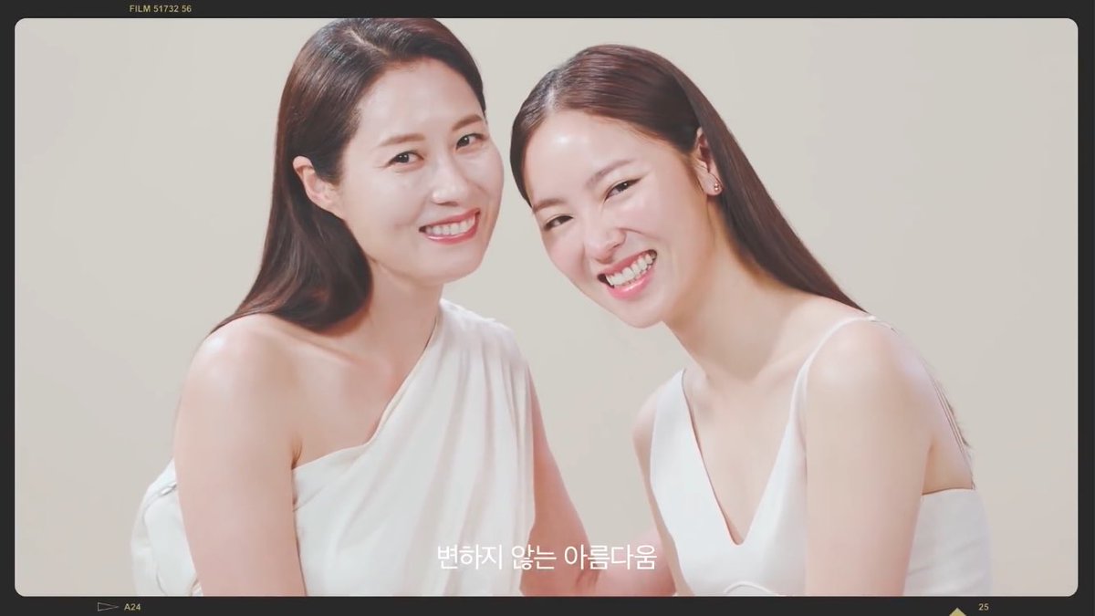 foryeobeen_intl's tweet photo. "Meeting Moon So-ri sunbaenim was a fortune in my life."

#JeonYeoBeen #전여빈 https://t.co/l0OZLFwKhg