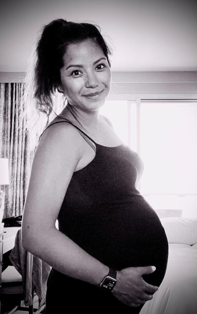 AHAScience's tweet photo. As I hold growing belly during this final stretch, my hope is for all women who desire to be mothers to have the same opportunity to have the time and space to deal with whatever comes down the road reflects @kylalaraMD.

https://t.co/DxLnoVyuP9

#CardioTweets #EarlyCareer https://t.co/IME1Cg9aqA