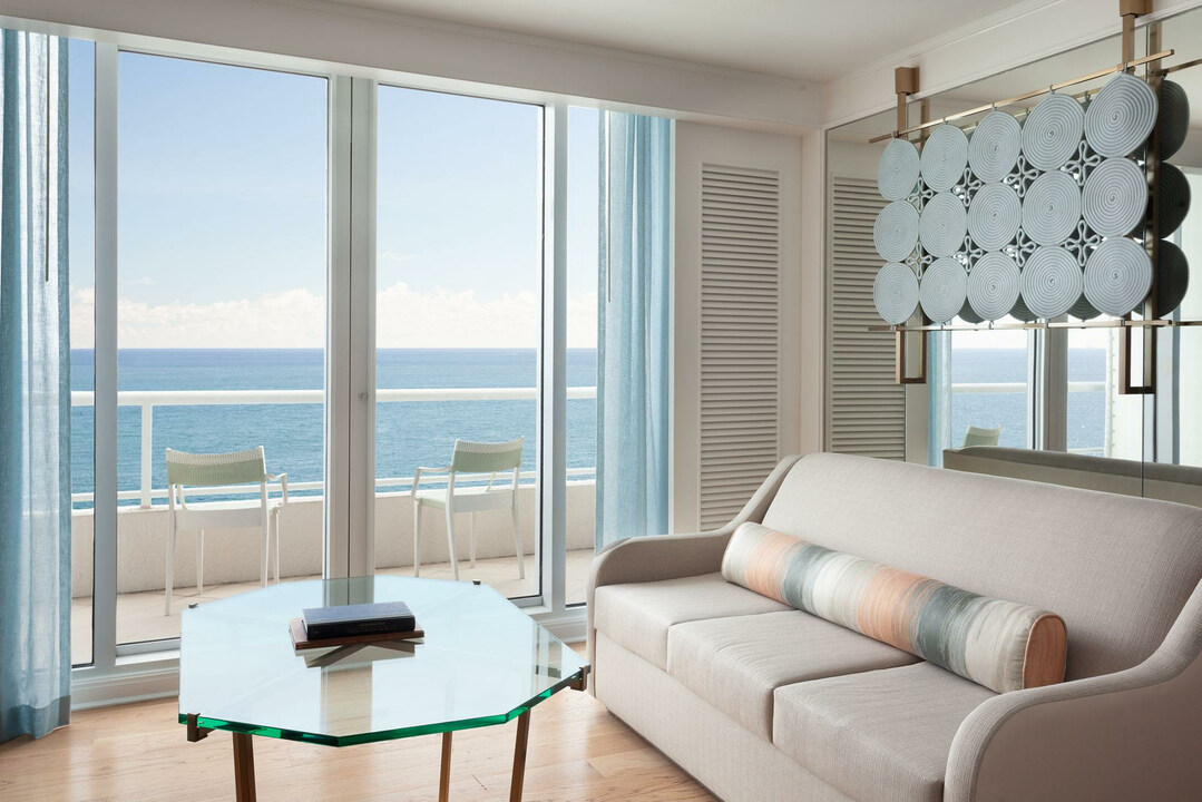 amlrhospitality's tweet photo. 5-Star Upholstery!
The recently renovated Ritz Carlton Fort Lauderdale features all new upholstered furniture from the lobby to the guest rooms with products from Guestroom by American Leather.
#americanleatherhospitality #comfortsleeper #luxuryresort https://t.co/hAQ1CvmGC1