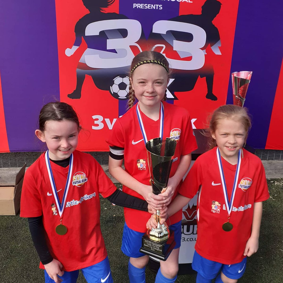 salafutsalclub's tweet photo. Well done to our sala girls u10s who won the @3v3ukmanchester tournament today
#MFAFFF https://t.co/RBipHTkFsy