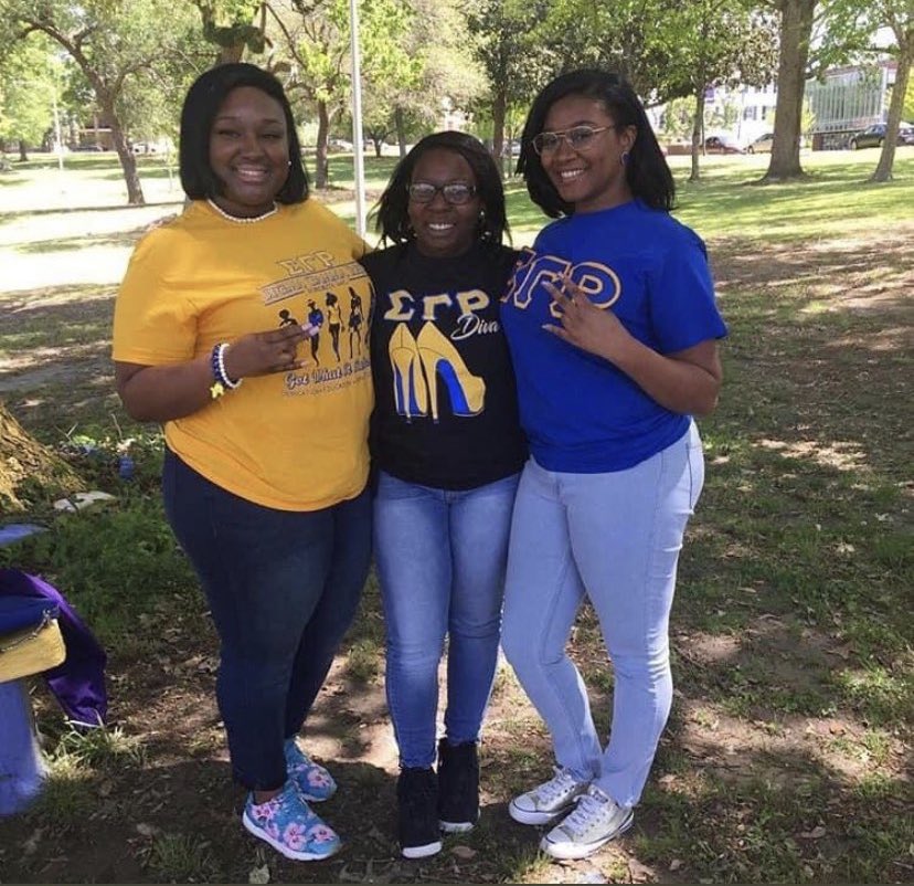 _RHOpunzel's tweet photo. ITS MY SIGMAVERSARYβΌοΈππ 3 YEARS IN AND MORE TO GO WITH MY SISTERSπ€π½ππβΌοΈ #LLSPR18 #resilience #deuceclub https://t.co/2Rmqzz43mL