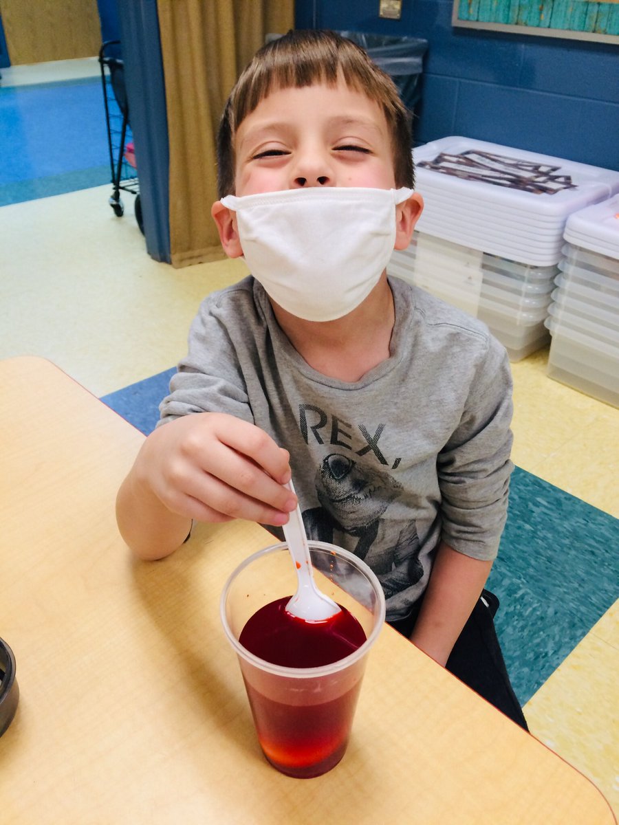 Amazing_Kinders's tweet photo. Check out these colorful eggs! My kinders did an egg-cellent job! 💙 
#kinderlife #lovemyclass #CPS #koolaid #kindersmiles #sofun https://t.co/ctqOE7MMMU