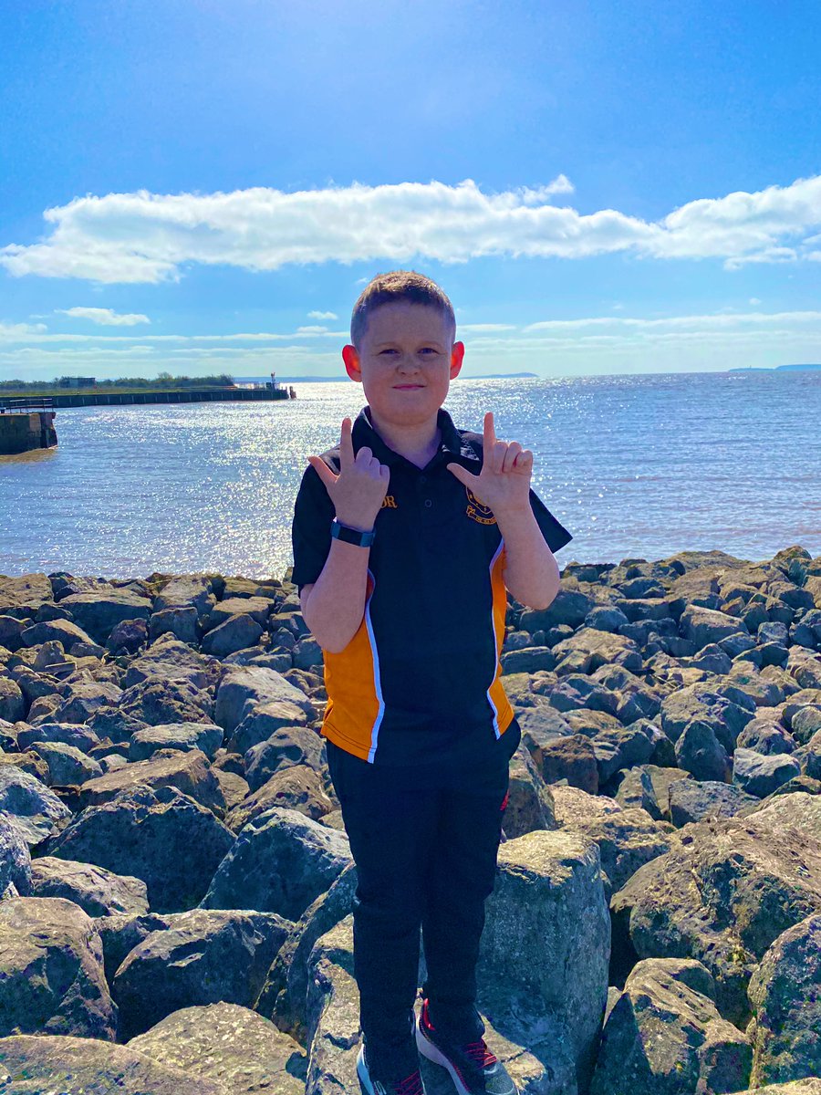 hlrob24's tweet photo. Owain doing some miles for #joburg4jamie #TheFull80 @CBluesCommunity donation also given to https://t.co/5iYefULEqX https://t.co/tRWlBeXPuC