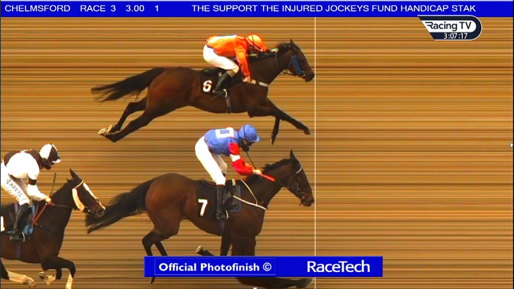 How close is this?! 

Crazy Spin (No. 6) hits the post on a full stride and that makes the difference, winning by a nose for <a href="/ivanfurtado9/">Ivan Furtado</a> at <a href="/ChelmsfordCRC/">Chelmsford City Racecourse</a>

Results ➡ racingtv.com/results