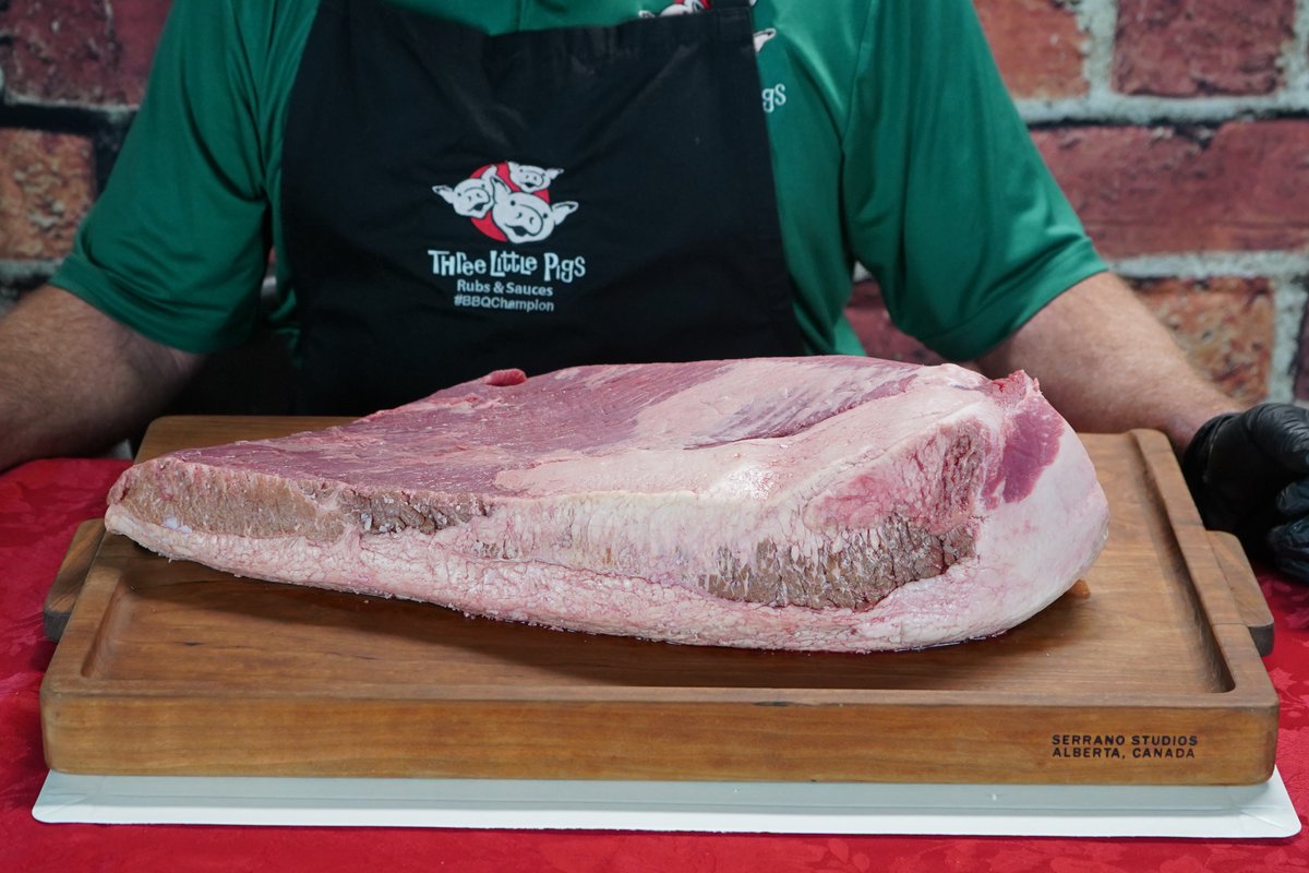 ChrisMarksBBQ's tweet image. How to trim a Choice/Select brisket. 
youtu.be/-1jb6ulUO0g

#brisket #briskettrim #foodblogger #foodie #BEEF #chrismarksbbq #brisketvideo #threelittlepigsrubs #musratdbinder #fatsidedown @ChampBBQ @BBQ_FlavorGuide @BBQspot @fireplacemen