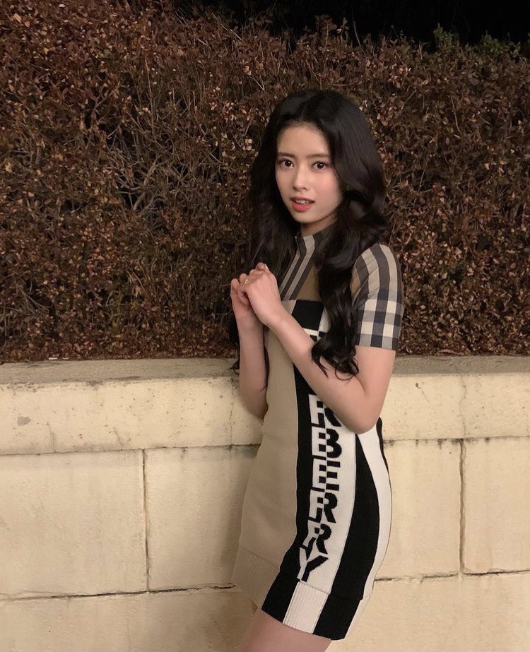 No リマちゃんが強すぎる こんなサラッとかっこよくburberryのワンピース着こなせる18歳いる 今でこんな可愛いのに 未来が楽しみすぎるよ