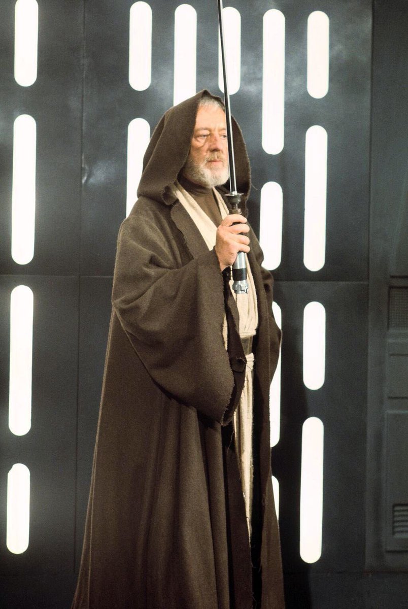 sw_holocron's tweet photo. Happy birthday to the legendary Sir Alec Guinness, who would’ve turned 107 years old today. May the Force be with you. https://t.co/KUwNlIvSE6