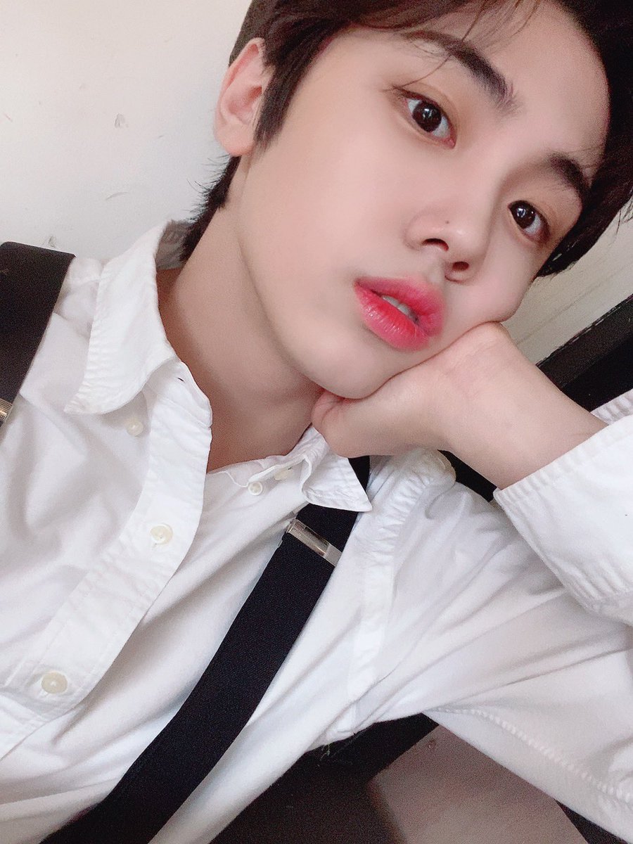 luvpttpsn's tweet photo. @CRAVITY_twt Tradโก๏ธ Una selca con Wonjin hyungnim,,,,๐Mi cabello estaba muy largo...OMG #Seongmin #WonjinieHyung #Myeonrang(Mentaiko) #SuperStarStarship #์ฑ๋ฏผ #์์ง์ดํ #๋ช
๋ #17 #์ํผ์คํ์คํ์ฝ https://t.co/VHAe4GLSF3