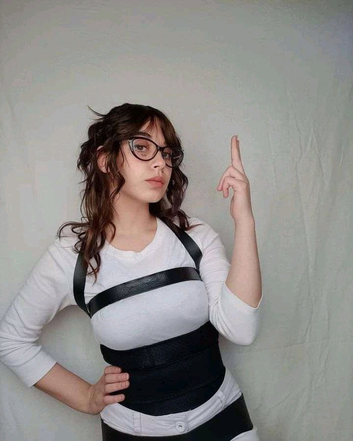 Chahineztweets's tweet photo. Did I just cosplay Hange Zoe 
#hangezoe #AttackOnTitan #cosplay https://t.co/JGHg4OQ9NY