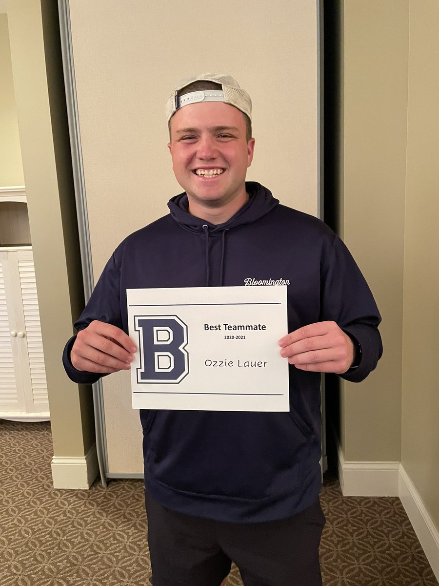 BtownBlades's tweet photo. Blades Best Teammate to senior Ozzie Lauer!  Way to Ozzie! https://t.co/Tey0iEjhTw