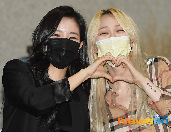 [Press Pics] 2021.03.26 대한외국인 recording (9P) - turn-up-speaker.weebly.com/photos/press-p…