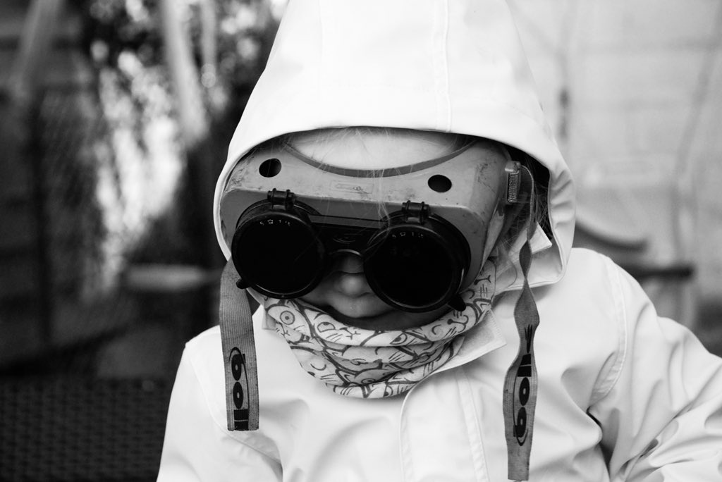 BlascoSH's tweet photo. 📸02.04.21 Série de photos de famille en noir et blanc avant le 3ème « Confinement » ou post-apocalyptique...

Instagram ➡️ https://t.co/5r3itVtZhf https://t.co/7WCifUe1Ep
