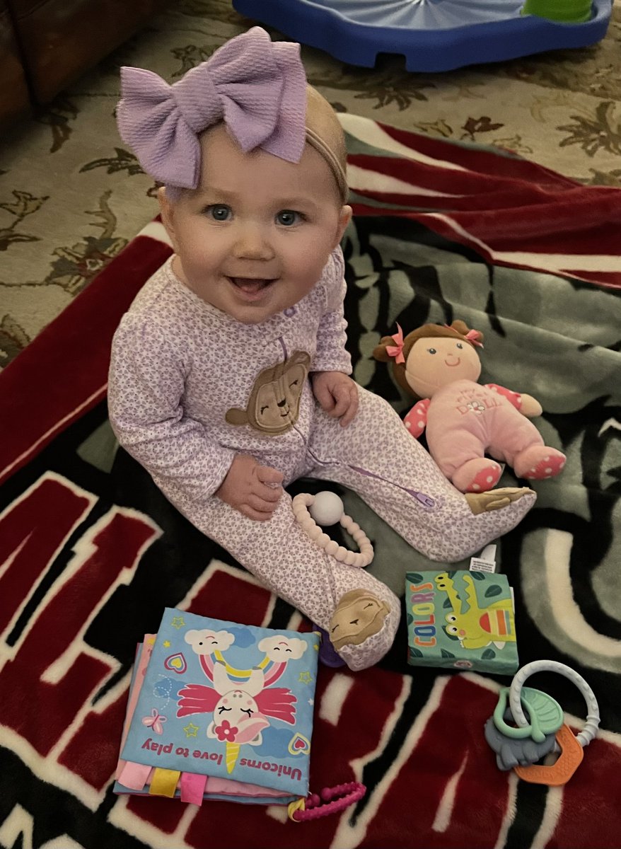 BeKayEdwards's tweet photo. It’s not about the bunny, it’s about the Cross. I just read the Easter story to this little monkey 💕  she may not understand it now, but she will! We prayed and thanked Jesus for dying for our sins, and then she tried to eat the book 😂) https://t.co/QtBpwNvfDc