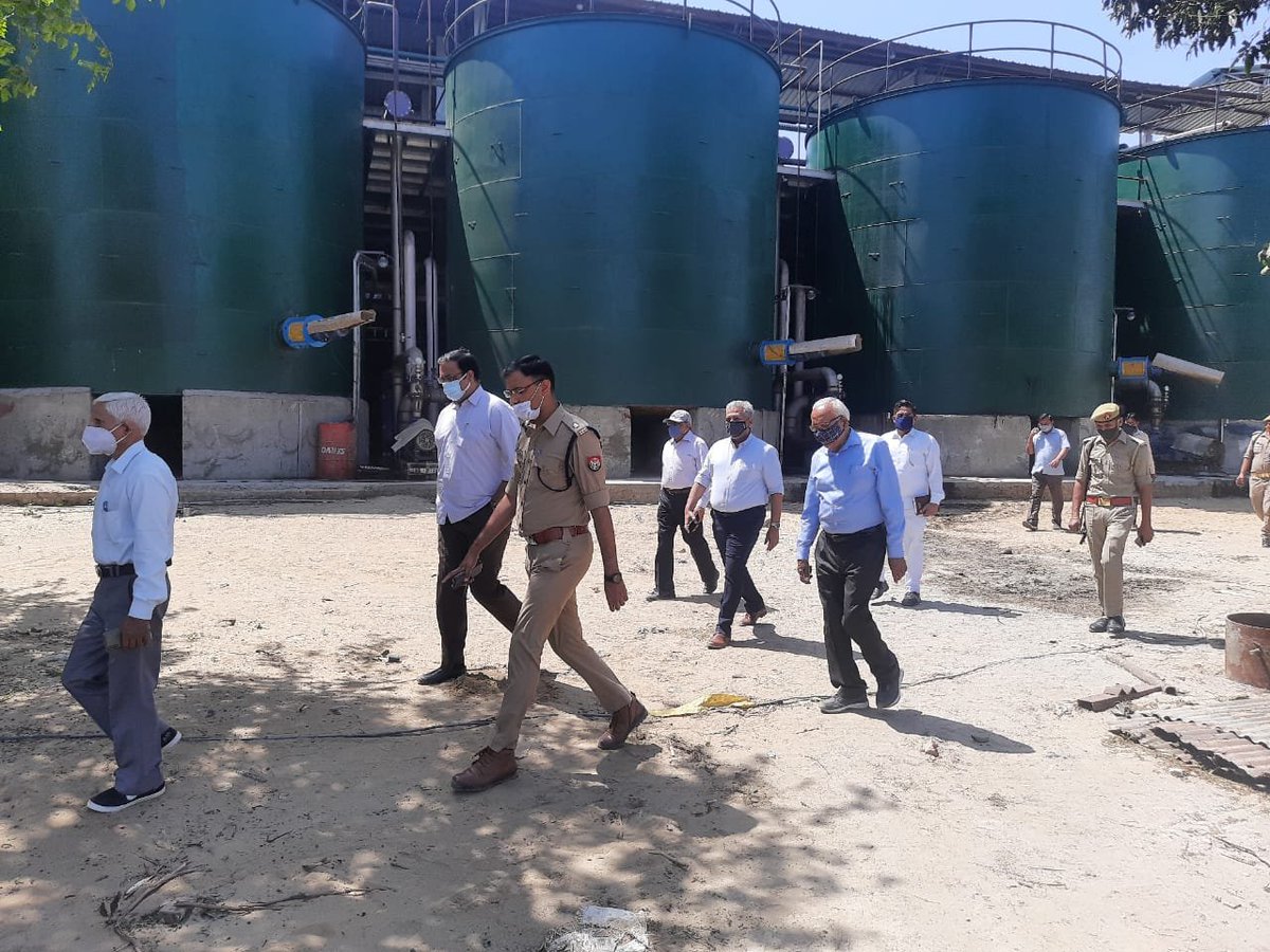 CityMagistrate1's tweet photo. आगामी त्रिस्तरीय पंचायत चुनावों के दृष्टिगत जनपद में स्थित टिकोला डिस्टलरी तथा त्रिवेणी डिस्टलरी का एसपी सिटी तथा जिला आबकारी अधिकारी के साथ गहनता से निरीक्षण किया गया https://t.co/inhcP46OQR