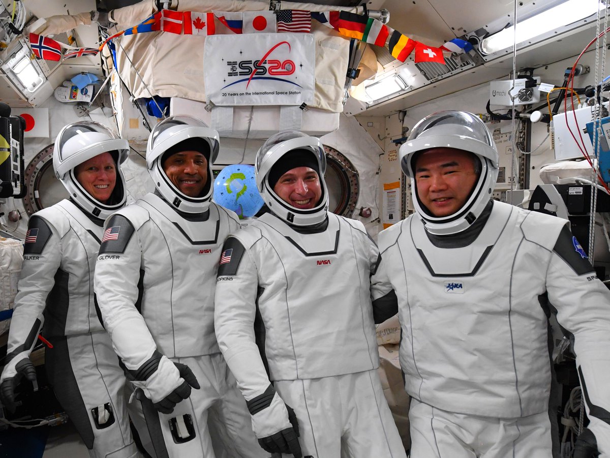 Noguchi Soichi 野口 聡一 のぐち そういち Meet Crew1 Wearing Spacex Spacesuit Inside Kibo スペースｘ の宇宙服着て記念撮影