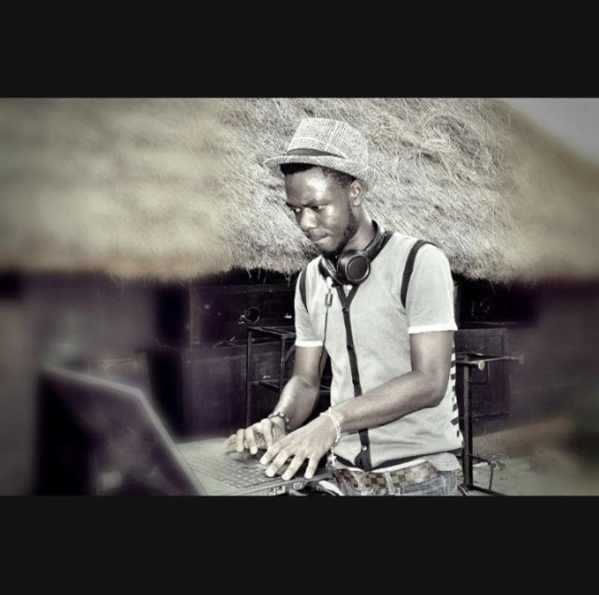 Deejaymassive03's tweet photo. Grace 💯 https://t.co/Y4fhq6pDer