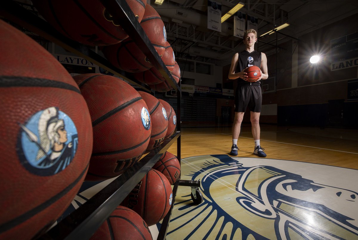 JamesEdward_HS's tweet image. High school boys basketball: Layton’s double-double machine Ethan Potter named 2021 Deseret News Mr. Basketball deseret.com/high-school-sp…