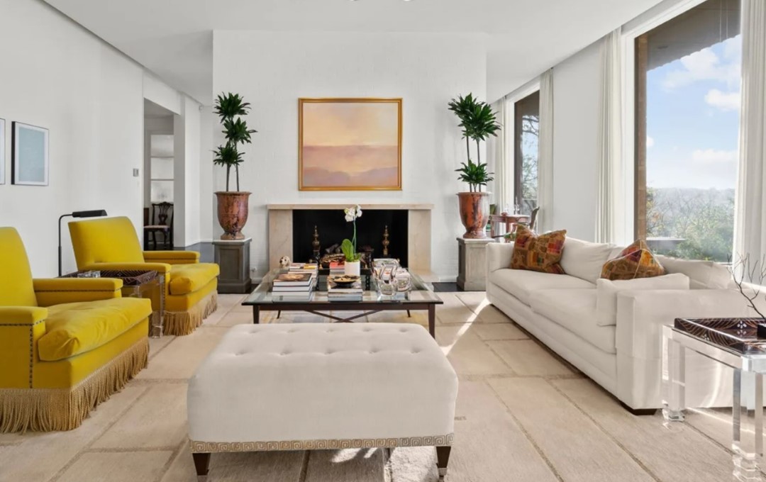 shopsatlegacy's tweet photo. Connect with what matters most to you with @BriggsFreeman! 🏠 They’ll help you find just what you’re looking for, whether it's selling or buying, upgrading or downsizing, or discovering new neighborhoods &amp; getaways. Stop by their newly-opened Plano office by Razor’s Edge today! https://t.co/4KfuST5SwO