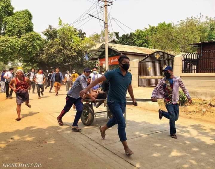 nilarhtun17's tweet photo. #SaveYangon
#SaveMyammar
#WhatsHappeninglnMyanmar https://t.co/tPkda0s6sI