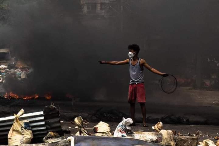 nilarhtun17's tweet photo. #SaveYangon
#SaveMyammar
#WhatsHappeninglnMyanmar https://t.co/tPkda0s6sI