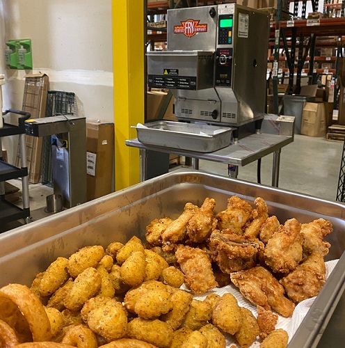 KECdesigns's tweet photo. Boost bar sales with fast, easy, perfect snacks! KEC's Tod Roberts did a demo on the Perfect Fry &amp; the apps (straight from the club store freezer) were....uh perfect!  Countertop, no hood needed. #askkec #kecteam #perfectfrycompany https://t.co/YTFhuVCJax