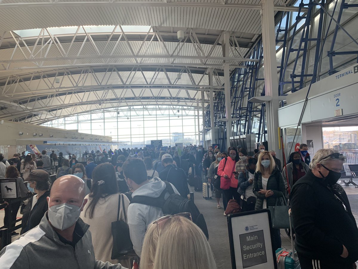 mhcaspa's tweet photo. @HealthyLivingMo @CityofSTLDOH  please take a look at the Social distancing not being enforced at @flystl. The pandemic is not over yet.   I think we can do better. https://t.co/uv4lJ0UcU6