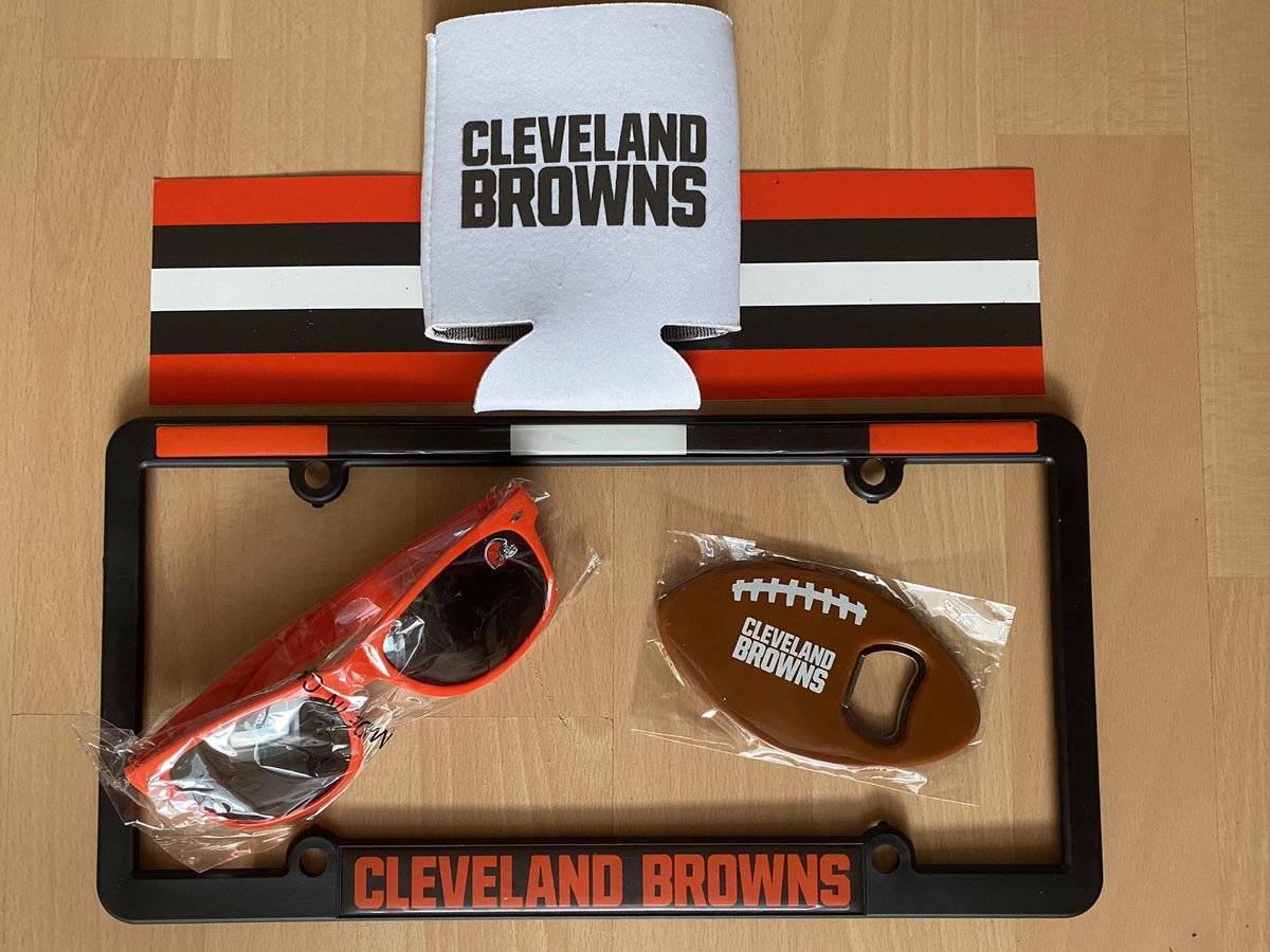 💥GEWINNSPIEL💥

Um euch die Offseason ein bisschen zu versüßen, verlosen wir ein #Browns-Fan-Package! 

Alles was ihr tun müsst ist: 
1. <a href="/ChristianNass/">Christian Naß</a> &amp; <a href="/AcLeo27/">LeoReport</a> folgen
2. Diesen Tweet liken &amp; retweeten
3. Gewinnen 

Viel Spaß und Glück beim Mitmachen. 🍀 

#ranNFL #NFL #ENDZN