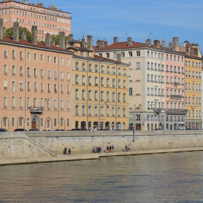 kuso_immo's tweet photo. Nous vous souhaitons un bon week-end de Pâques malgré les récentes mesures ! ☀💪

#villedelyon #weekenddepaques #immobilier https://t.co/qXIslGMI1u